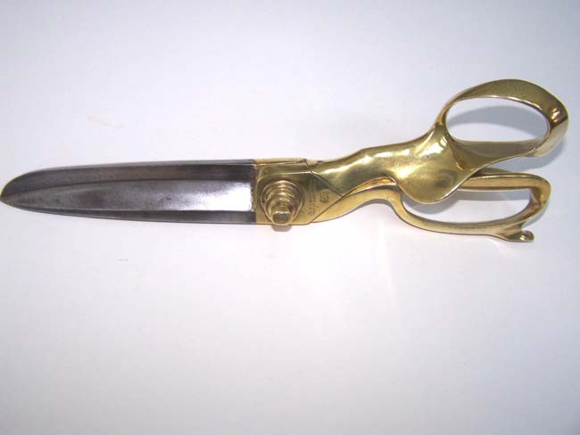 An Impressive Pair of Victorian Brass and Steel Tailor's Shears by T. Wilkinson, Sheffield, circa 1870. — image 5